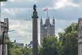 Mit Blick af Lord Nelson und Houses of Parliament, weiter mit der Tube ..
